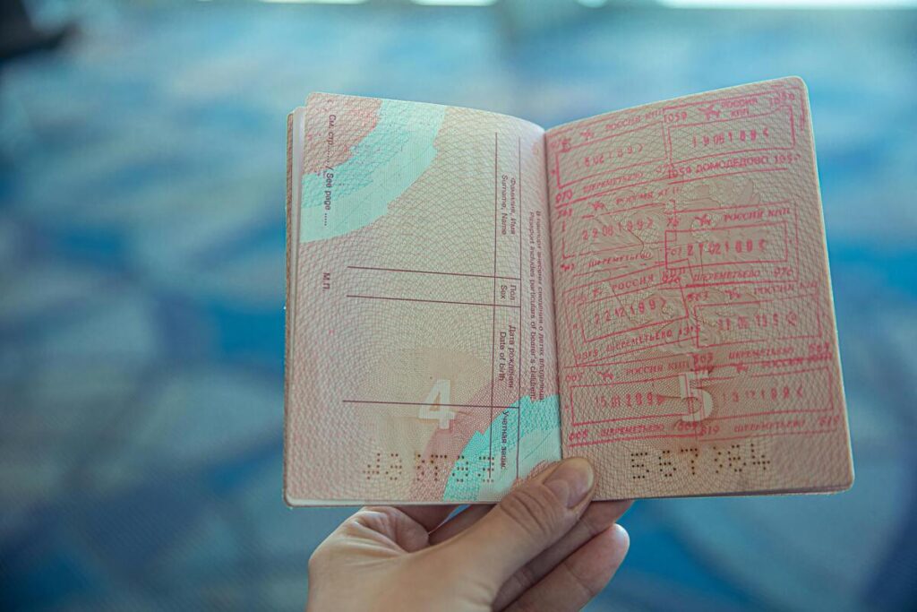 The current image has no alternative text. The file name is: spanish-nlv-visa-uk.jpg